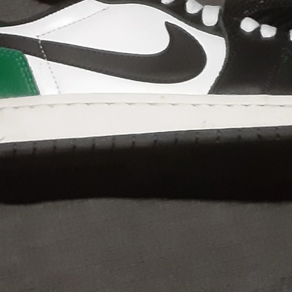 Nike Black, White, and Green Men's Sneakers - Picture 6 of 9